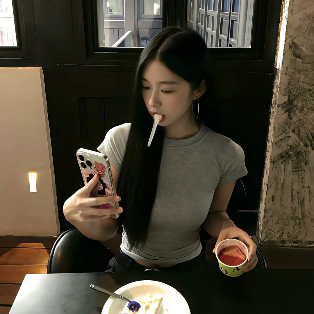 卷发苏 海报